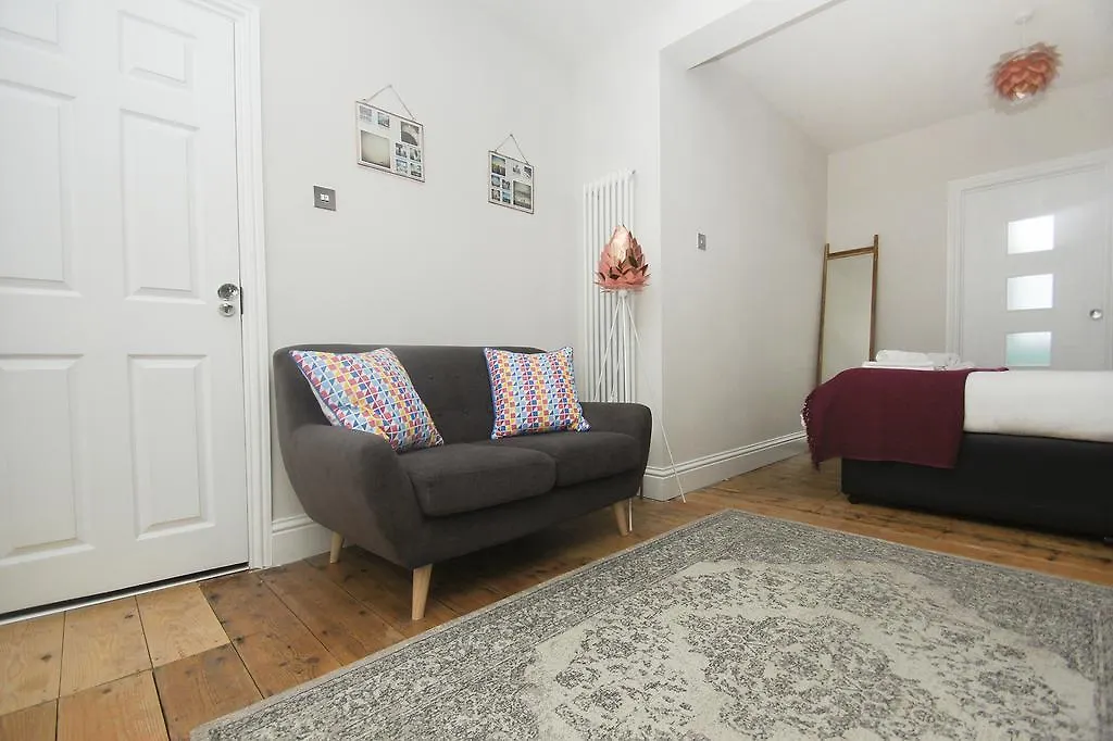 Brighton Abode - By Brighton Holiday Lets contacts